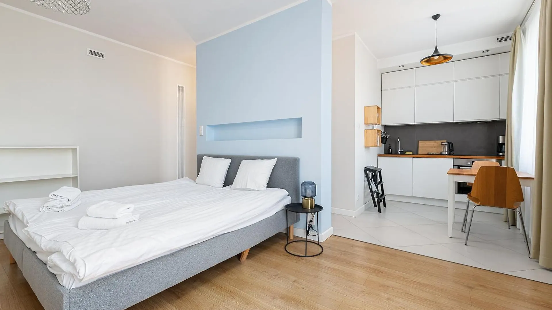 Rentplanet - Studio Bialobrzeska Варшава